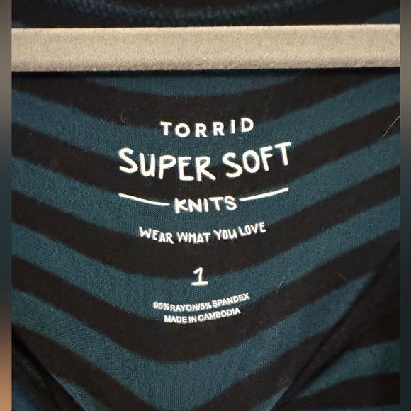 Torrid long sleeve super soft top - Picture 4 of 6